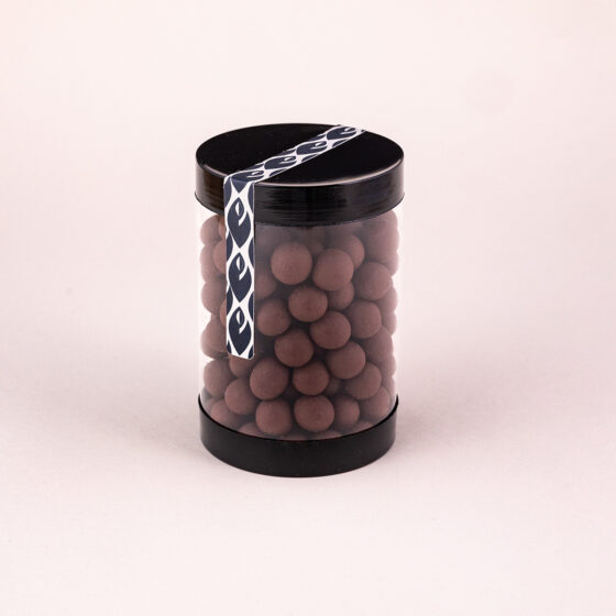 COULEUR CHOCOLAT | Billes de céréales soufflées enrobées de chocolat au lait du Guatemala